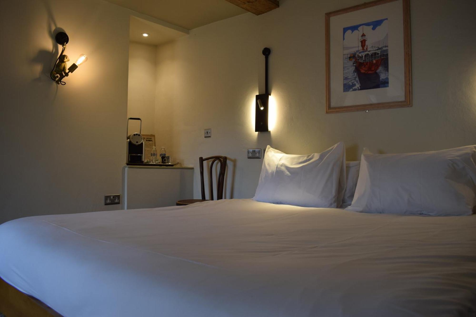 Alma Inn & Dining Rooms Harwich Bagian luar foto
