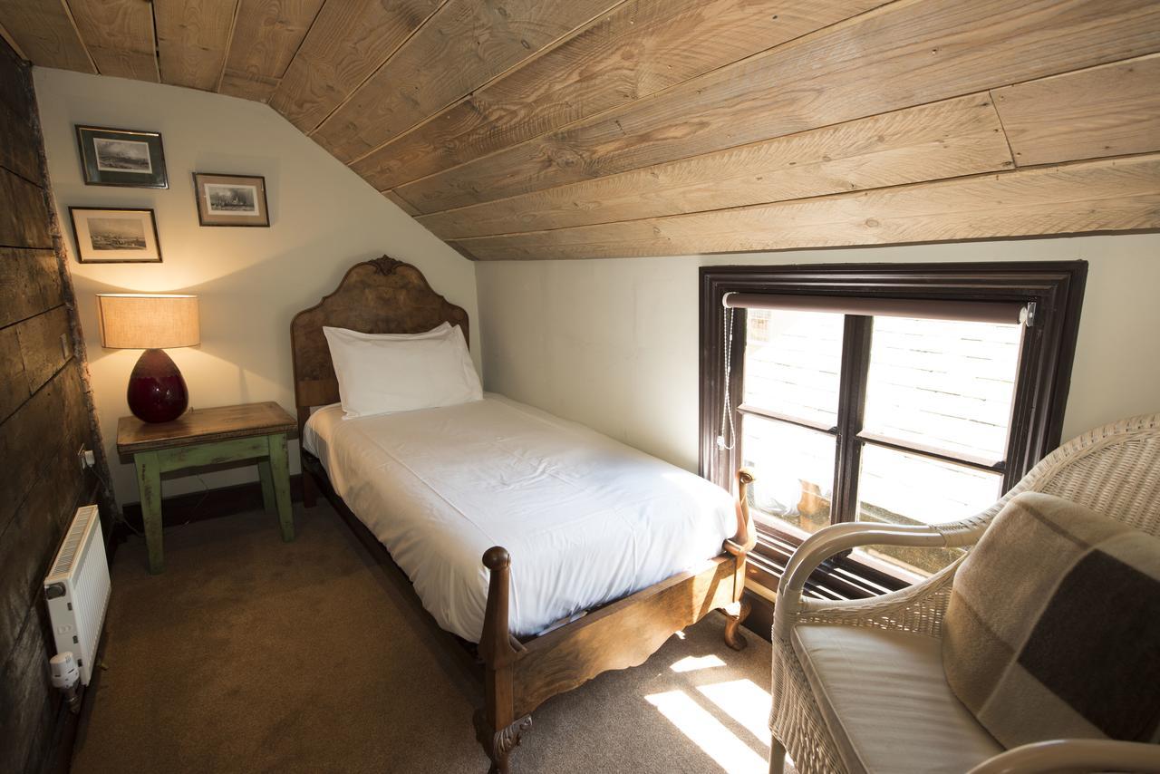 Alma Inn & Dining Rooms Harwich Bagian luar foto